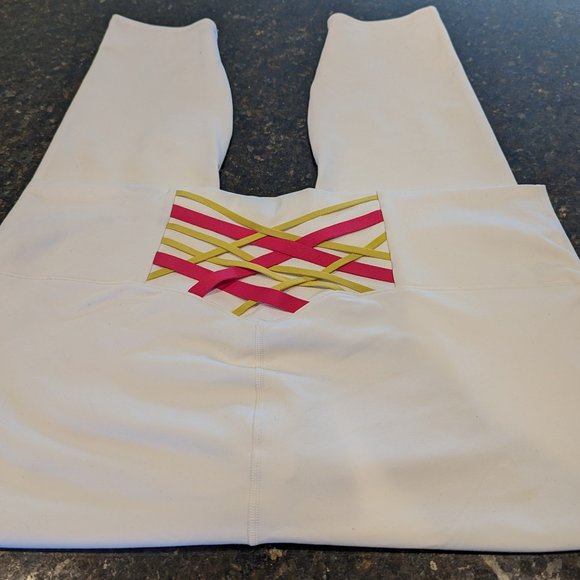 NWT White Plus Size Leggings by Fabletics - Picture 4 of 7